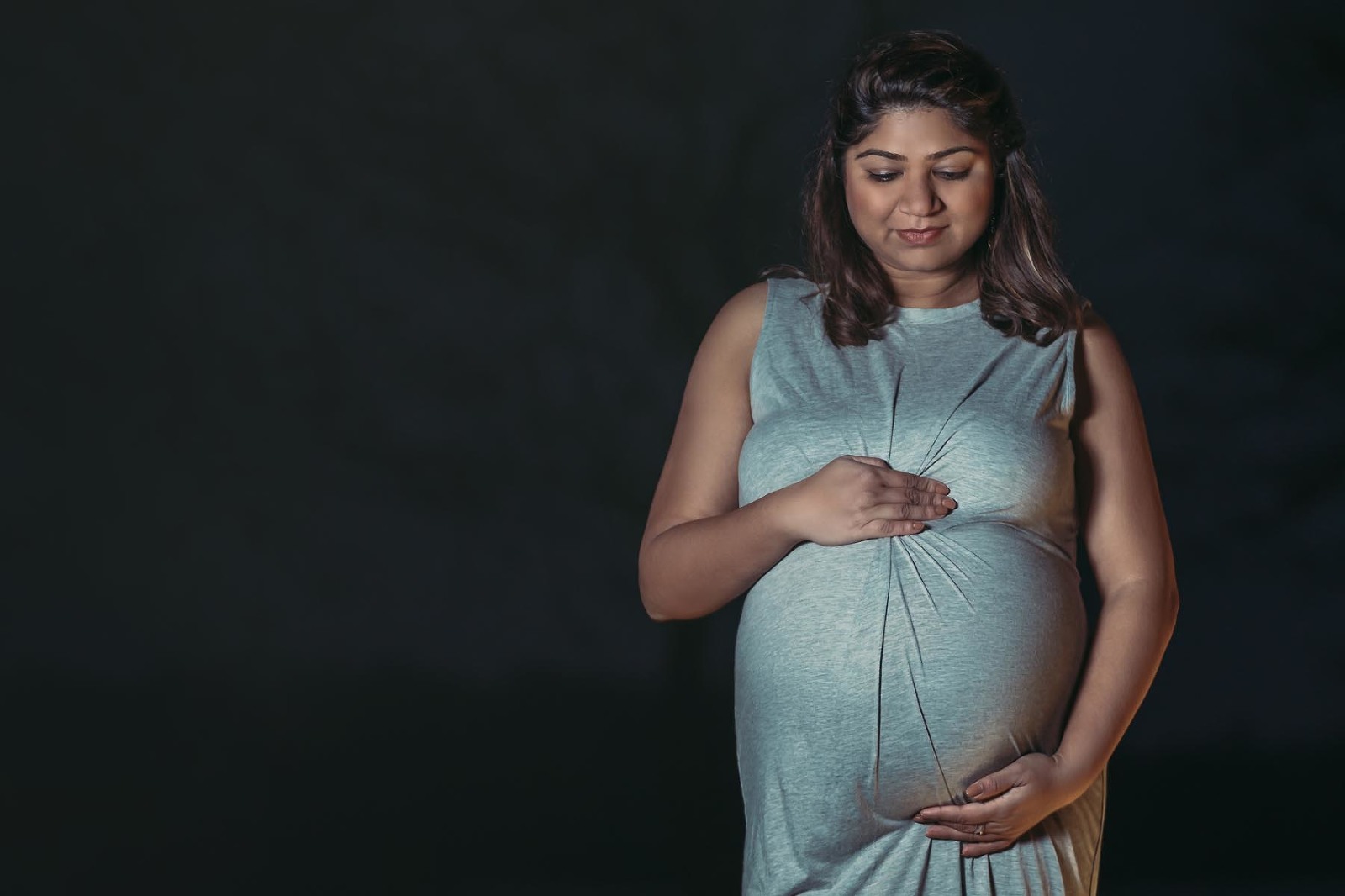 Maternity photographer Sunshine Coast Sandpiper Photography