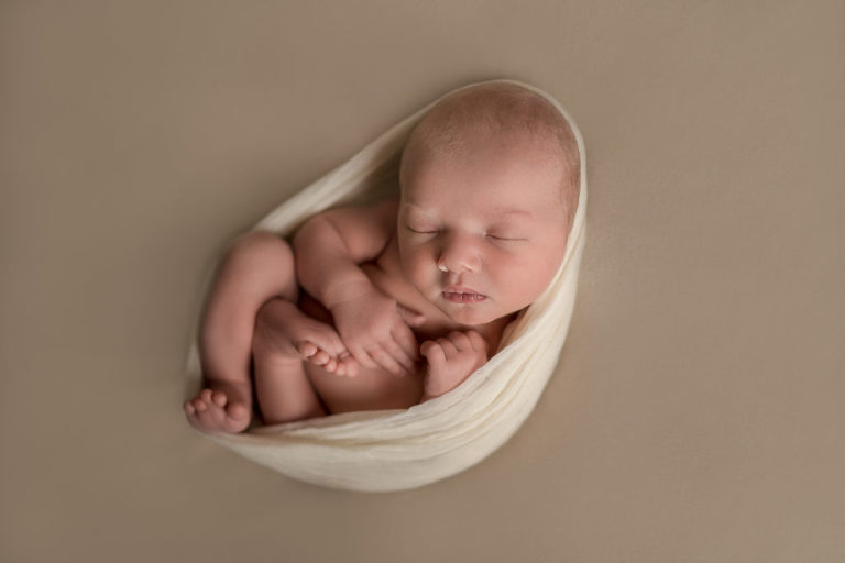 sleepy newborn baby photographer noosa